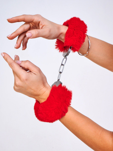 НАРУЧНИКИ С ПУШИСТЫМ КРАСНЫМ МЕХОМ (BE MINE) (ONE SIZE) арт. 04996